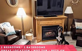 Dog-Friendly Canal Park Condo Hot Tub Pool